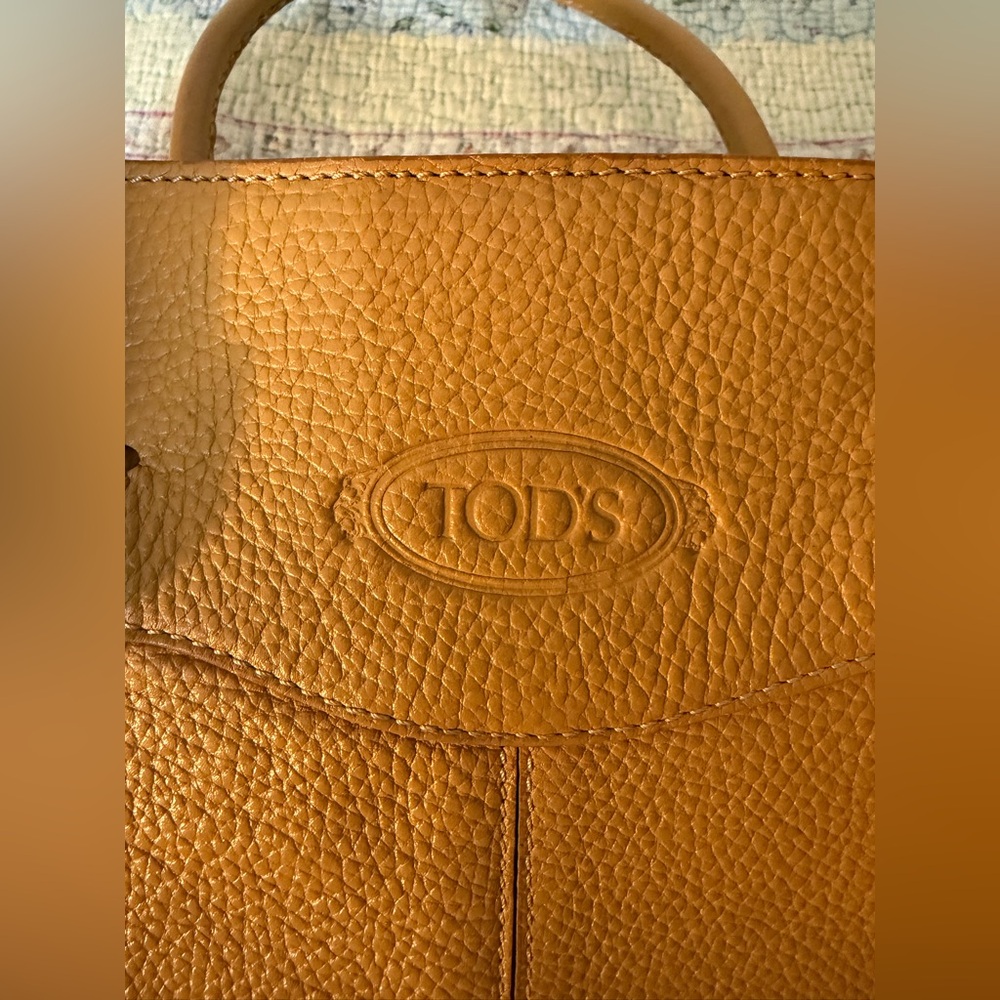 EUC Tod's Beige Pebbled Leather Medium Mocassino Tote - Picture 7 of 16